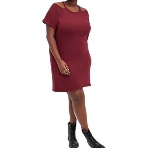 3X - Torrid | COLD SHOULDER DRESS - COZY FLEECE WINE